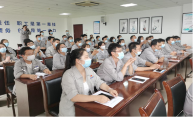 化學(xué)工程學(xué)院成功舉辦“企業(yè)新型學(xué)徒制”培訓(xùn)開班儀式，深化產(chǎn)教融合新篇章